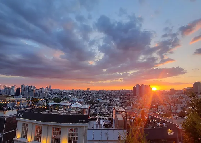 Апартаменты Cozy Rooftop View #12